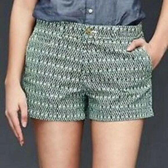 Gap Women's Ikat Tribal Print Shorts Summer Sz 6 Green Blue Water Coastal Beach - Picture 1 of 11